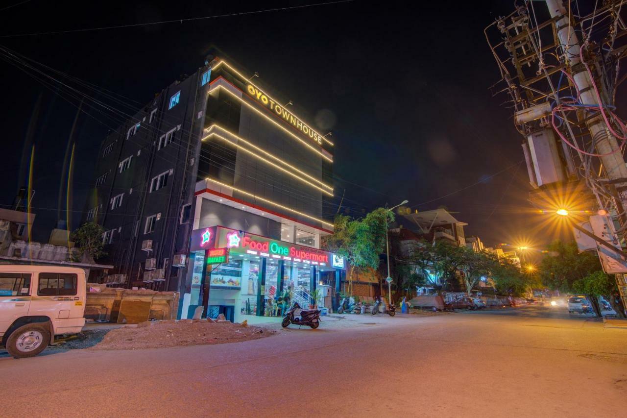 فندق Oyo Townhouse 104 Koramangala Maharaja Signal بنغالور المظهر الخارجي الصورة